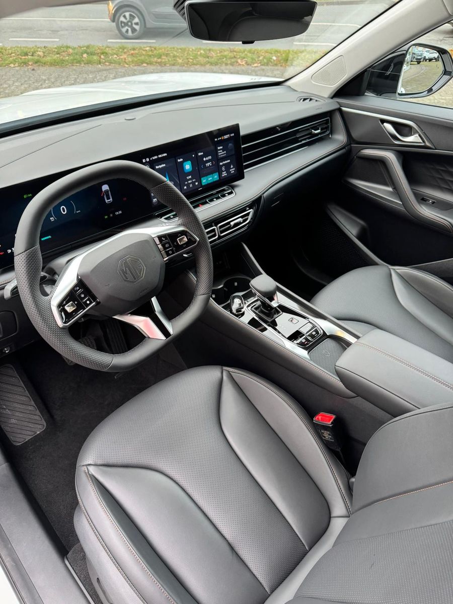Fahrzeugabbildung MG HS 1.5 Hybrid+ 165 kW Luxury