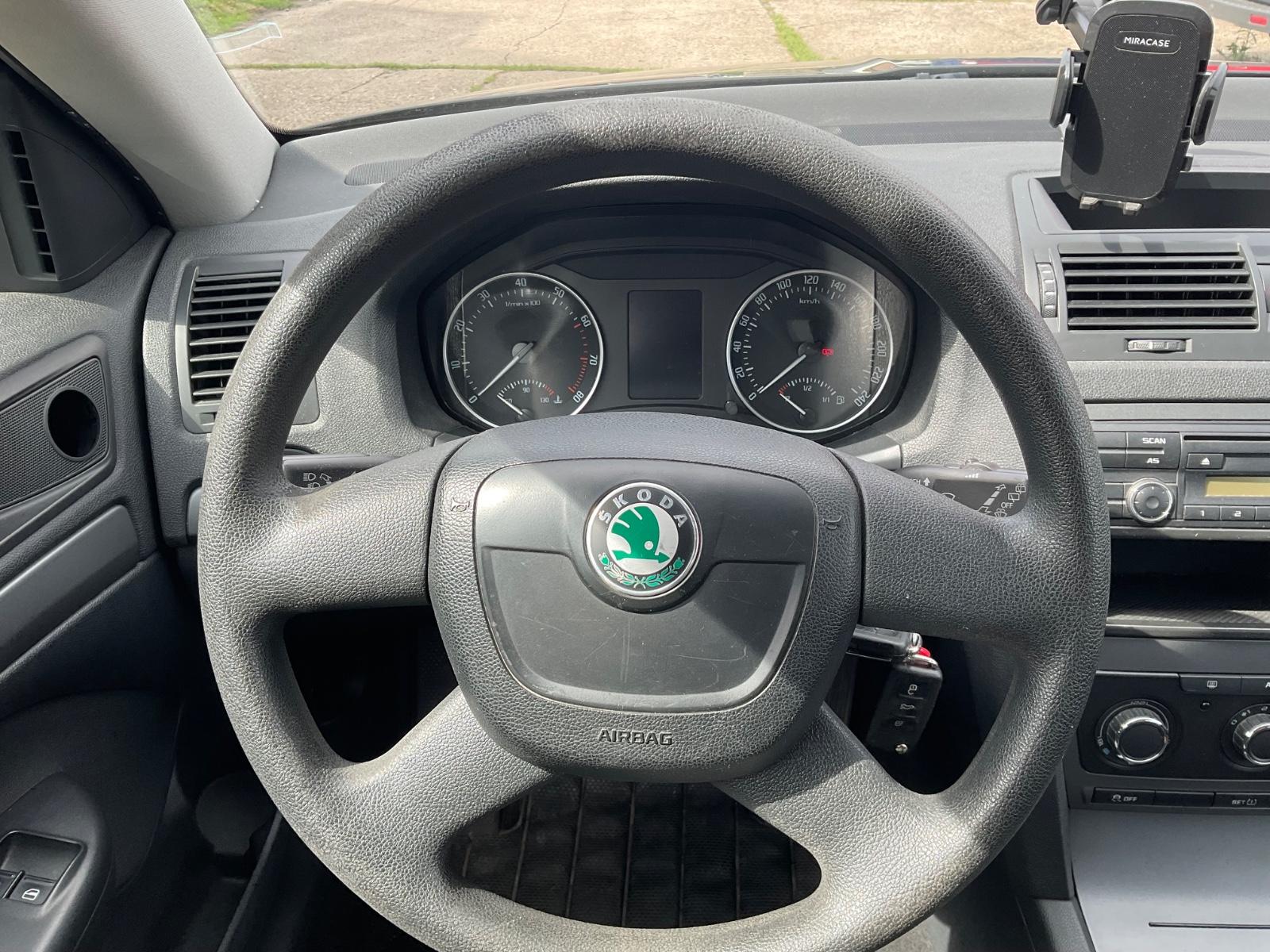Skoda Octavia 2010 — photo 14
