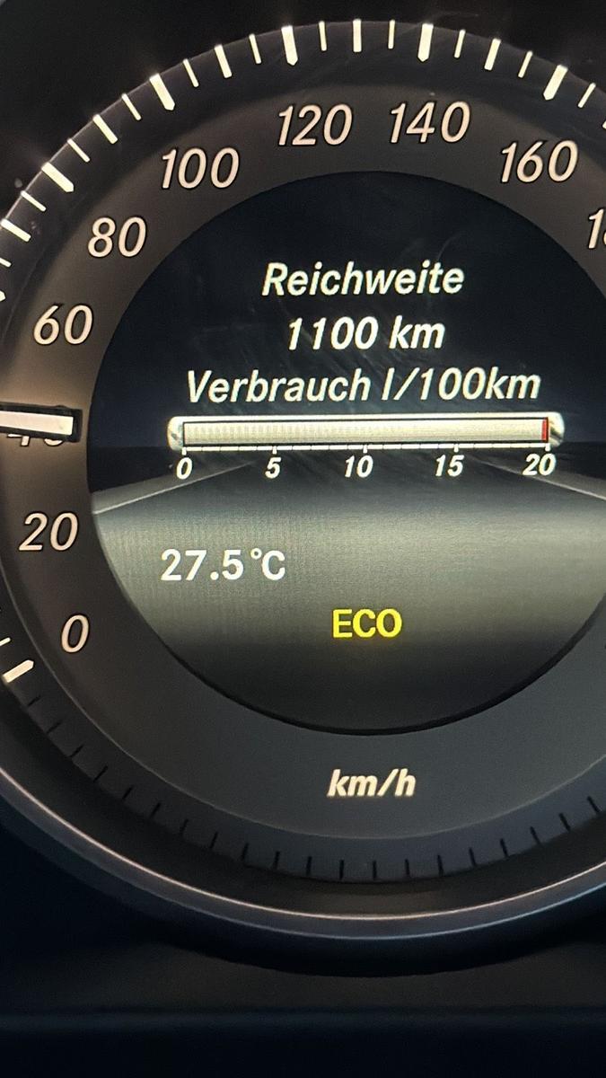 Mercedes-Benz E220 2014 — photo 8