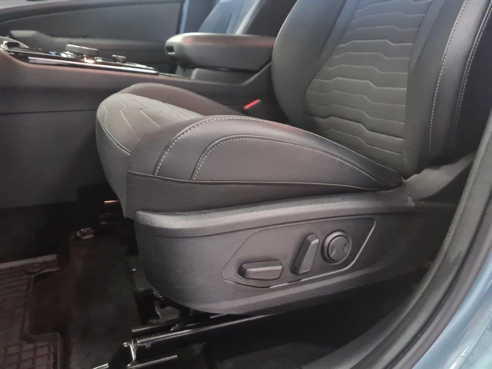 Fahrzeugabbildung Kia Sportage Vision 4WD /NUR 28 TKM/ LED /NAVI