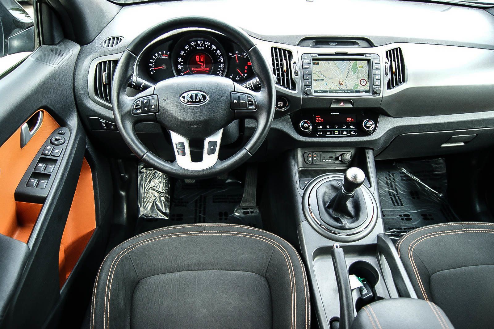 Fahrzeugabbildung Kia Sportage 2.0i Dream 4WD ANHÄNGERKUPPLUNG ORANGE