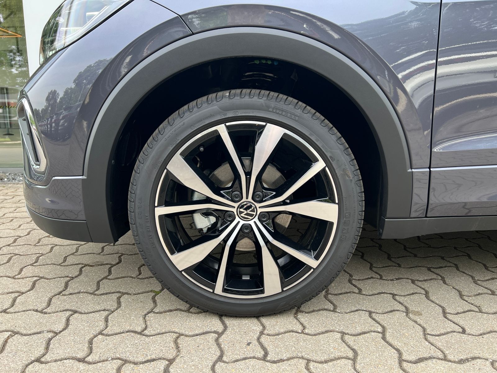 Fahrzeugabbildung Volkswagen T-Cross R-Line 1.5 TSI DSG *AHK, IQ.LIGHT, ACC,