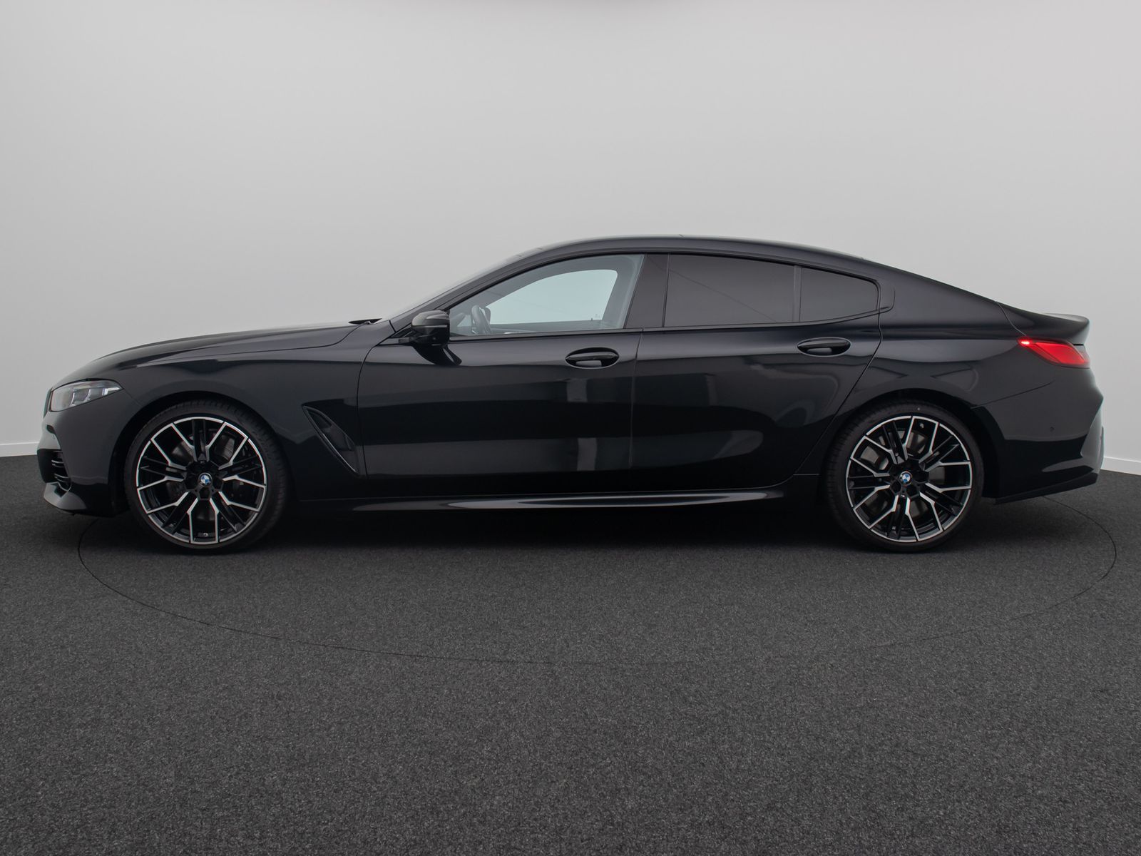 Fahrzeugabbildung BMW M850i xD GC 360° Laser SoftCl DisplKey Belüftung