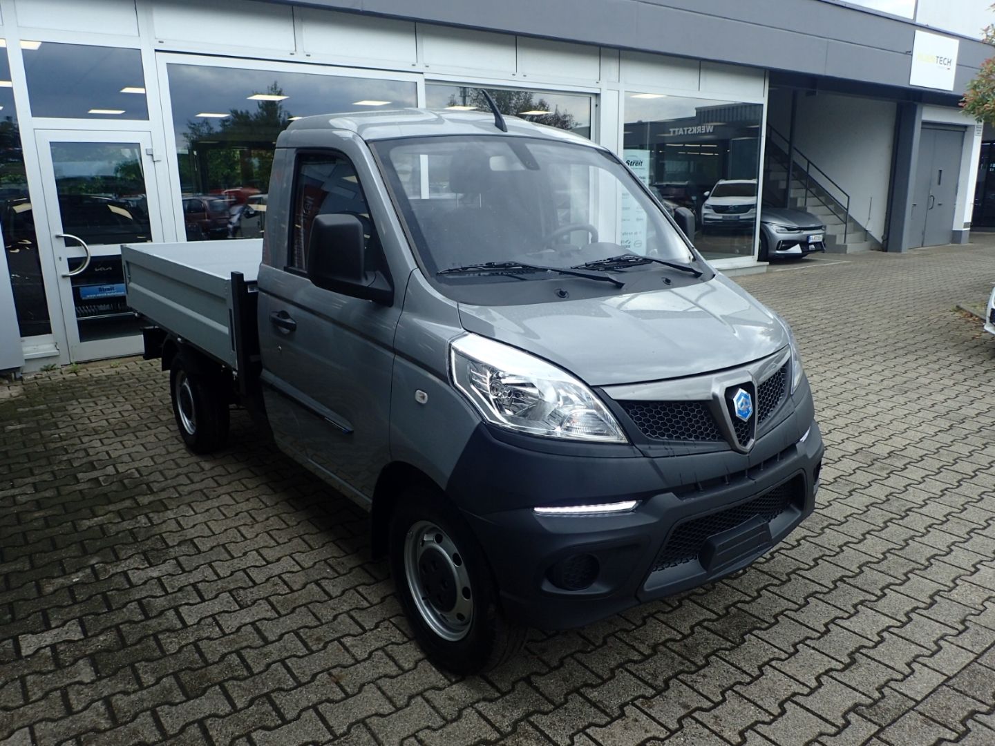 Fahrzeugabbildung Piaggio Porter NP6 Singlewheel Pick-up 2,2m Ladefläche L