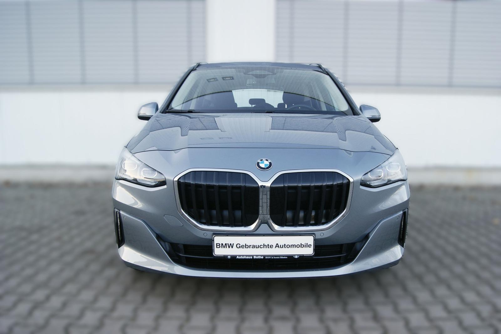 BMW 218i AUT*PREMIUM*PARKAS*SHZ*NAVI*KMZG*LED+