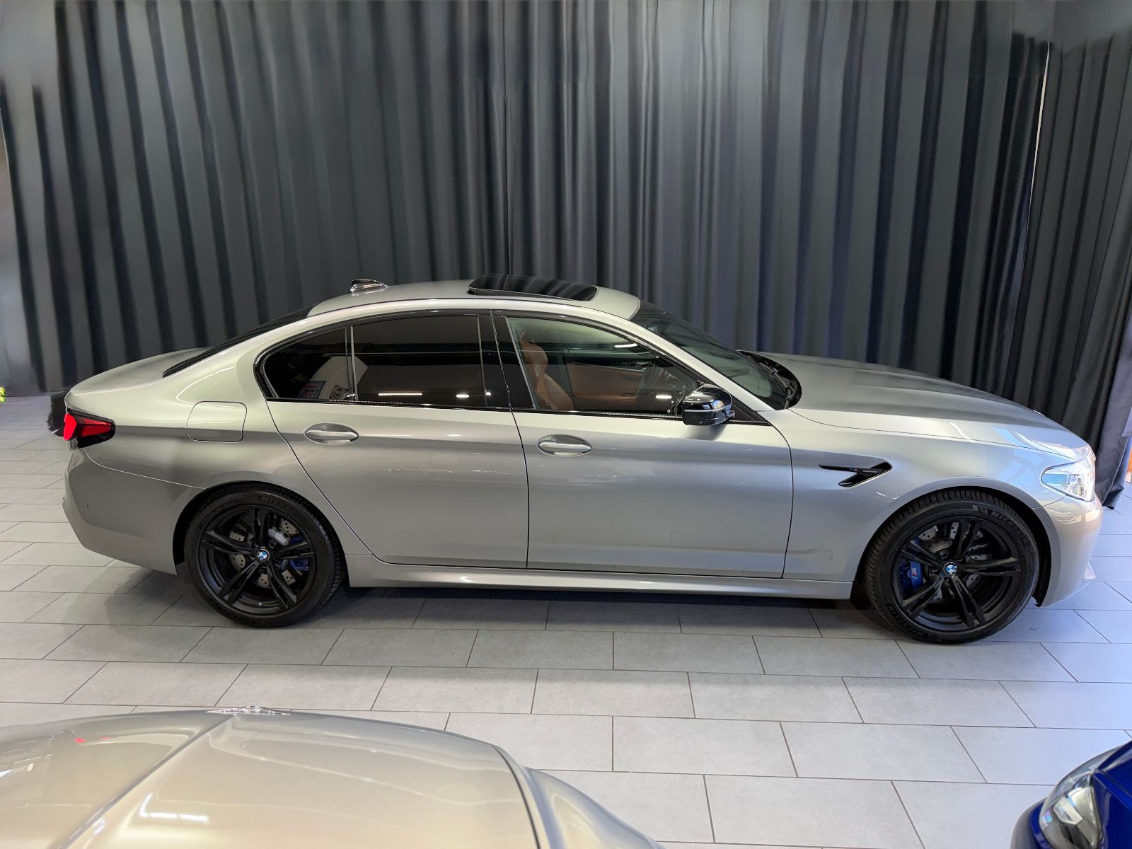 Fahrzeugabbildung BMW M5 Limousine|H&K|PANO|360°|M-DRIVERS|LCI