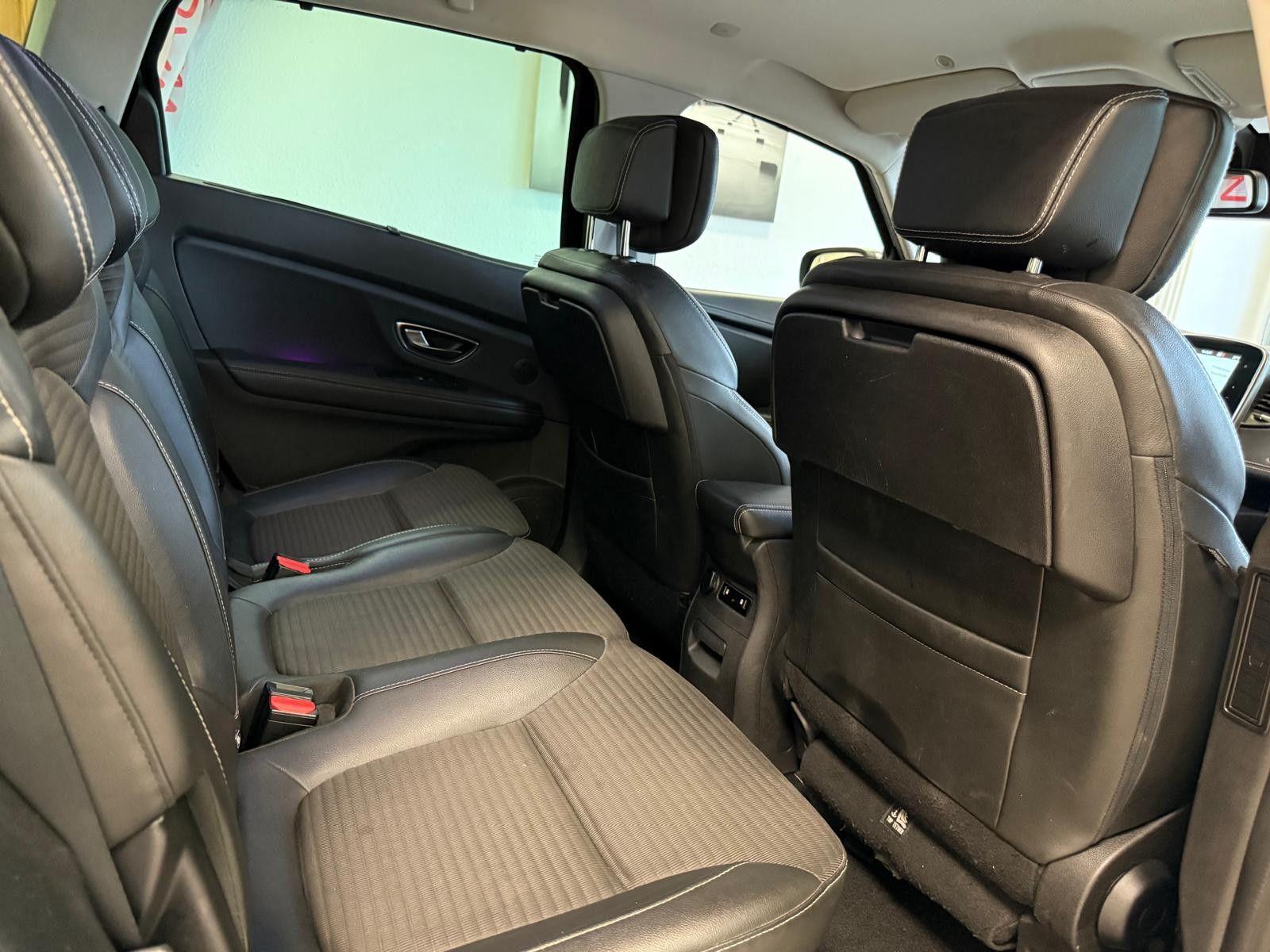 Fahrzeugabbildung Renault Scenic ENERGY dCi 160 EDC Bose Edition/ 7.SITZER