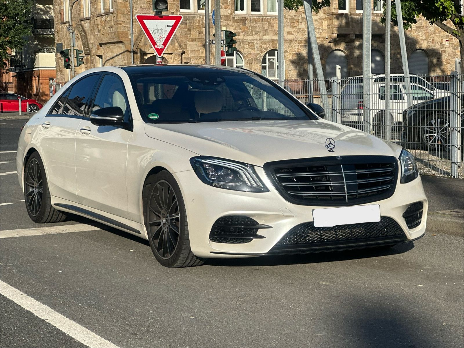 Fahrzeugabbildung Mercedes-Benz S 560 4MATIC*AMG LINE+MOD.2018*