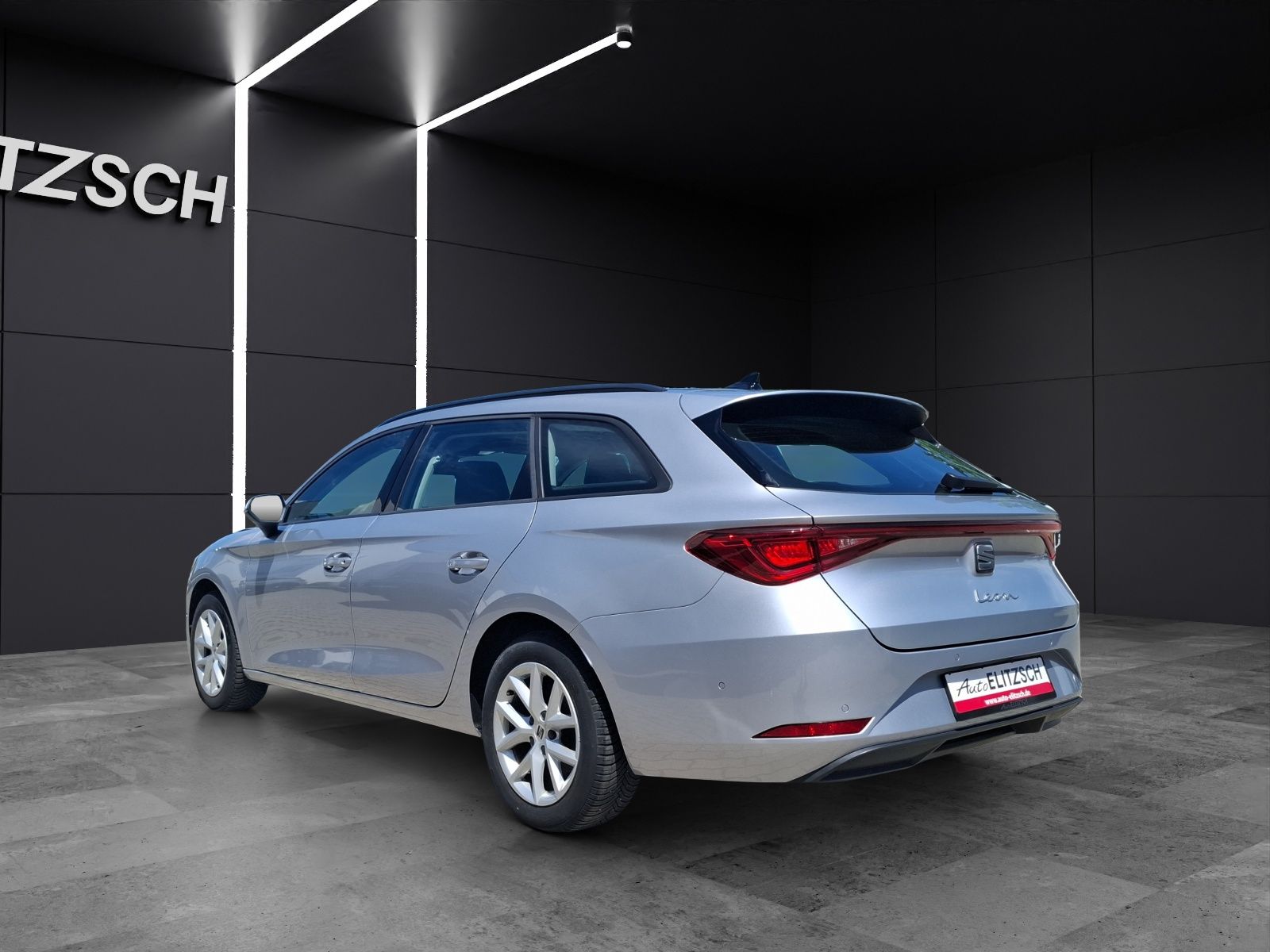 Fahrzeugabbildung SEAT Leon ST TSI Style LED AHK Navi AID ACC RFK SH