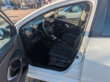 Toyota Yaris - 12