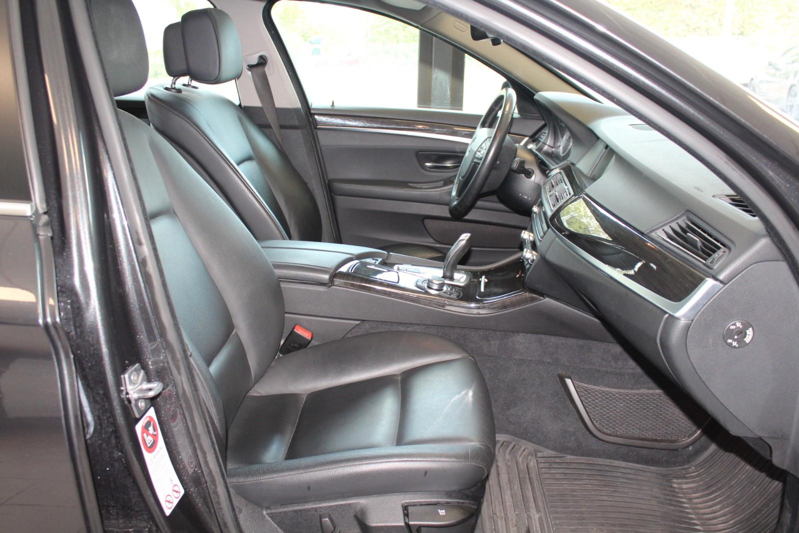 BMW 530 d Touring 245 ch • Boîte auto • 1ère Main - Cuir Dakota • Attelage • Bi-Xénon