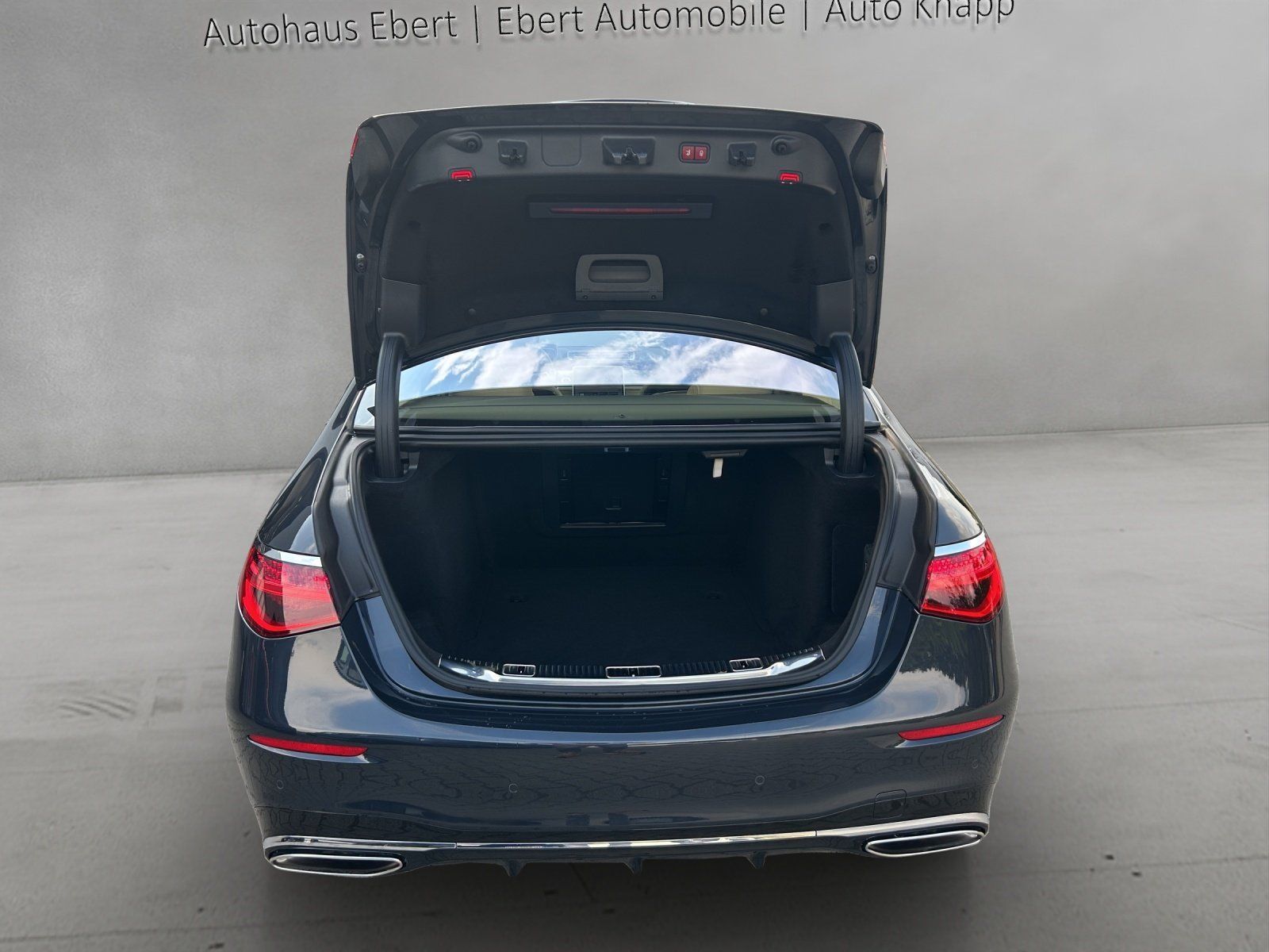 Fahrzeugabbildung Mercedes-Benz S 450 4M AMG Distro AIRMATIC Burme3D PANO SitzKl