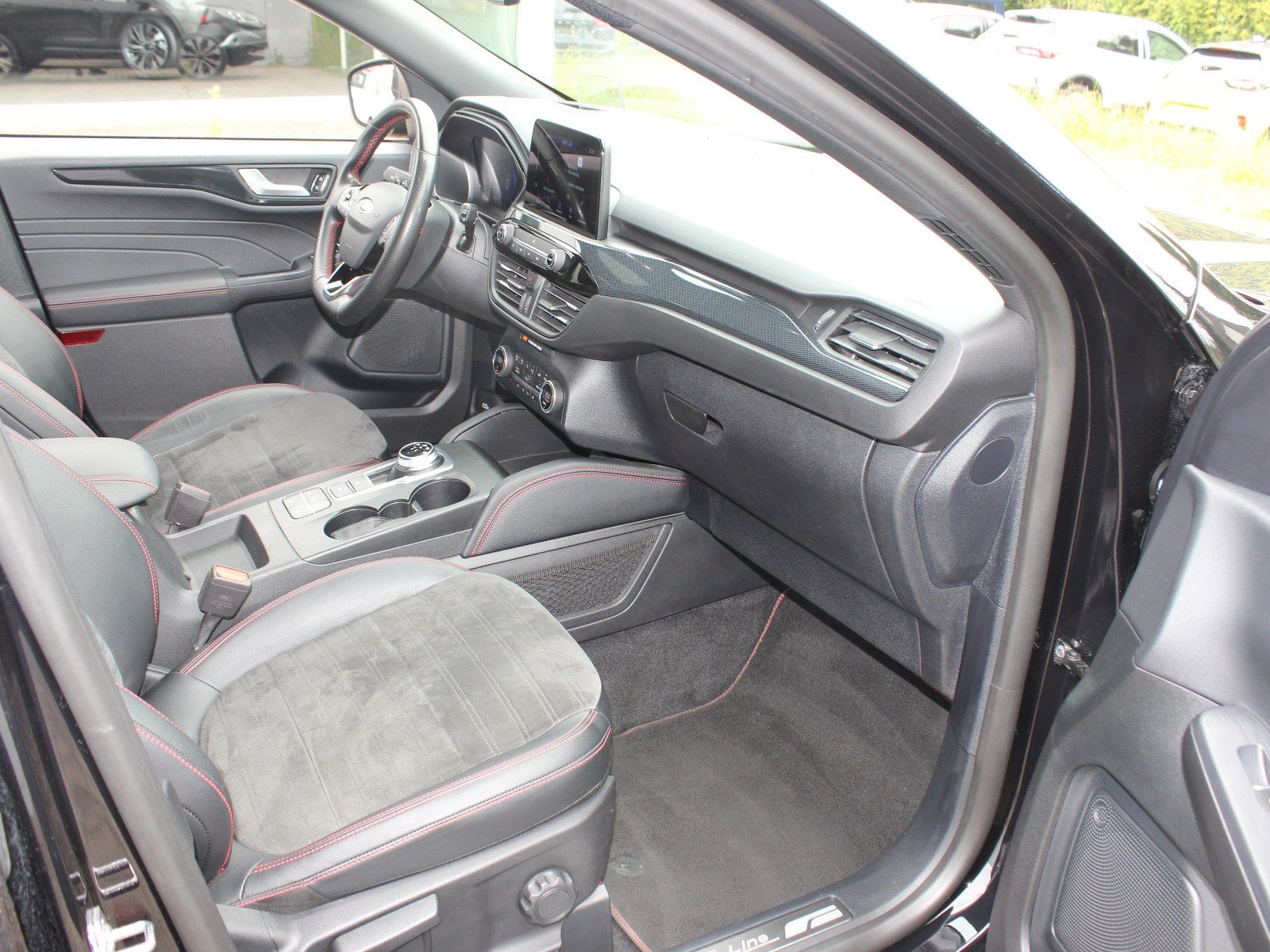 Fahrzeugabbildung Ford Kuga Plug-In Hybrid ST-Line X 2,5 Duratec