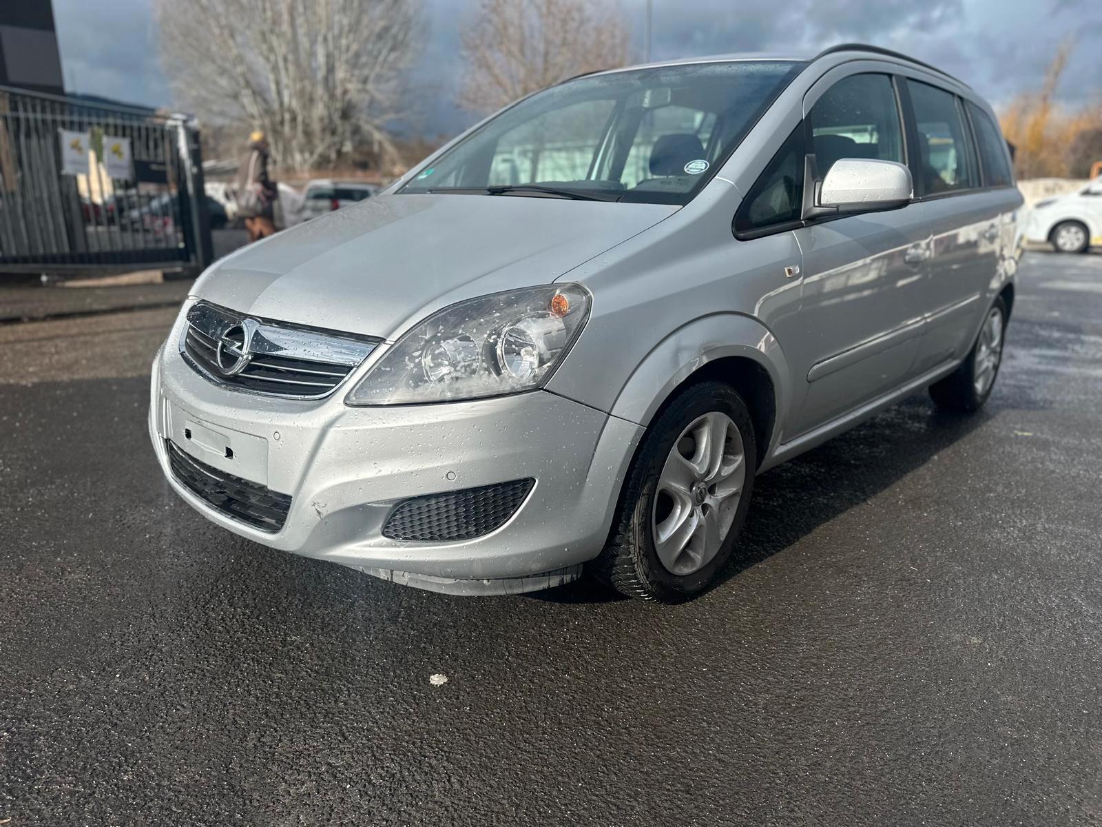 Opel Zafira B Family