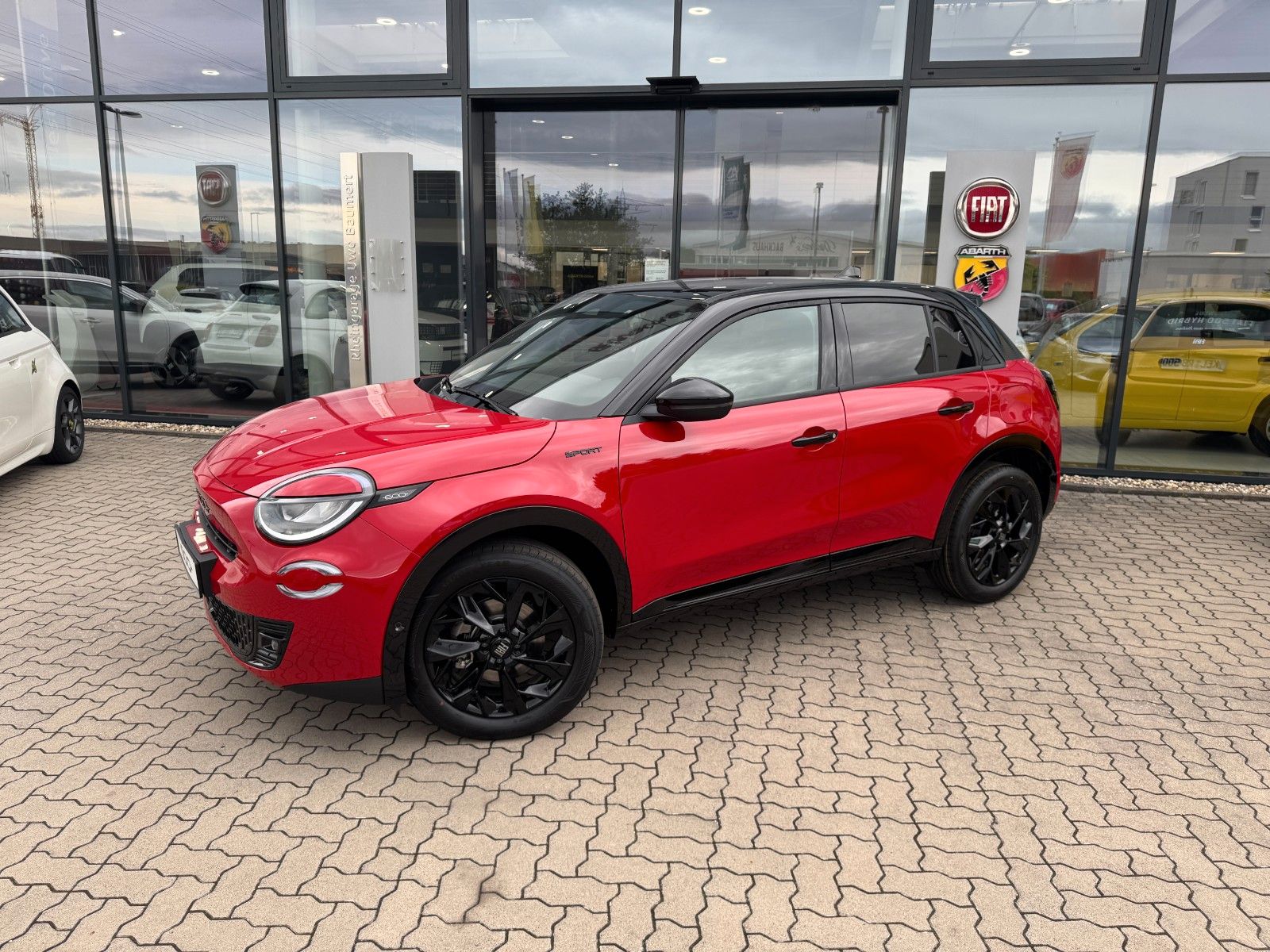 Fiat 600 Hybrid 145 PS SPORT _ ABARTH LINE imagem 2