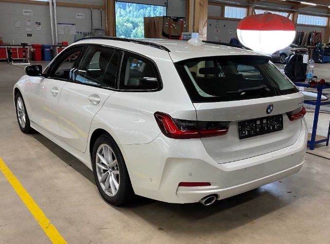 BMW 318 d Touring/Aut/Head up/Facelift/12700netto imagem 3