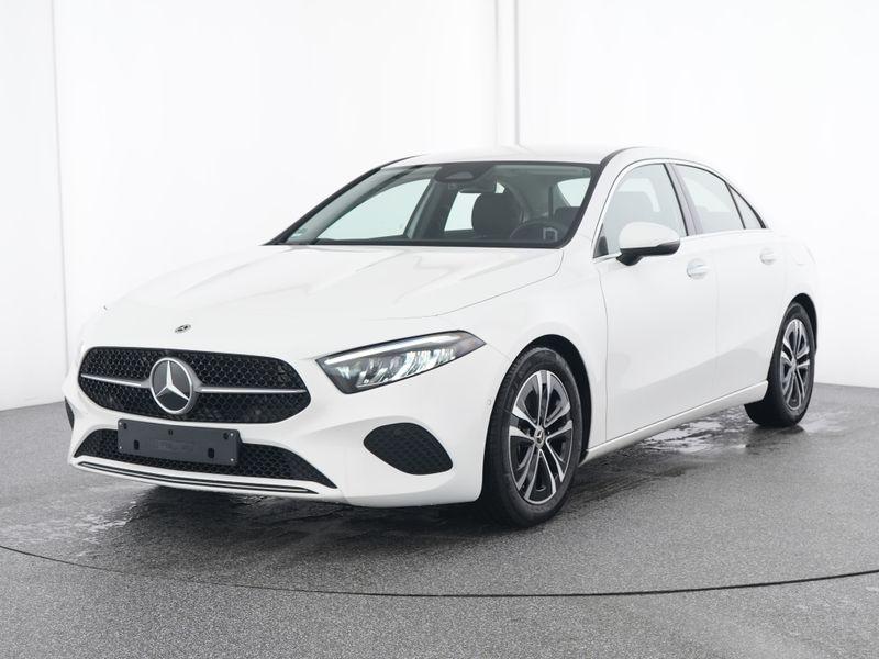 Mercedes-Benz A 180 Limousine Progressive Ambi+Keyless+WinterP