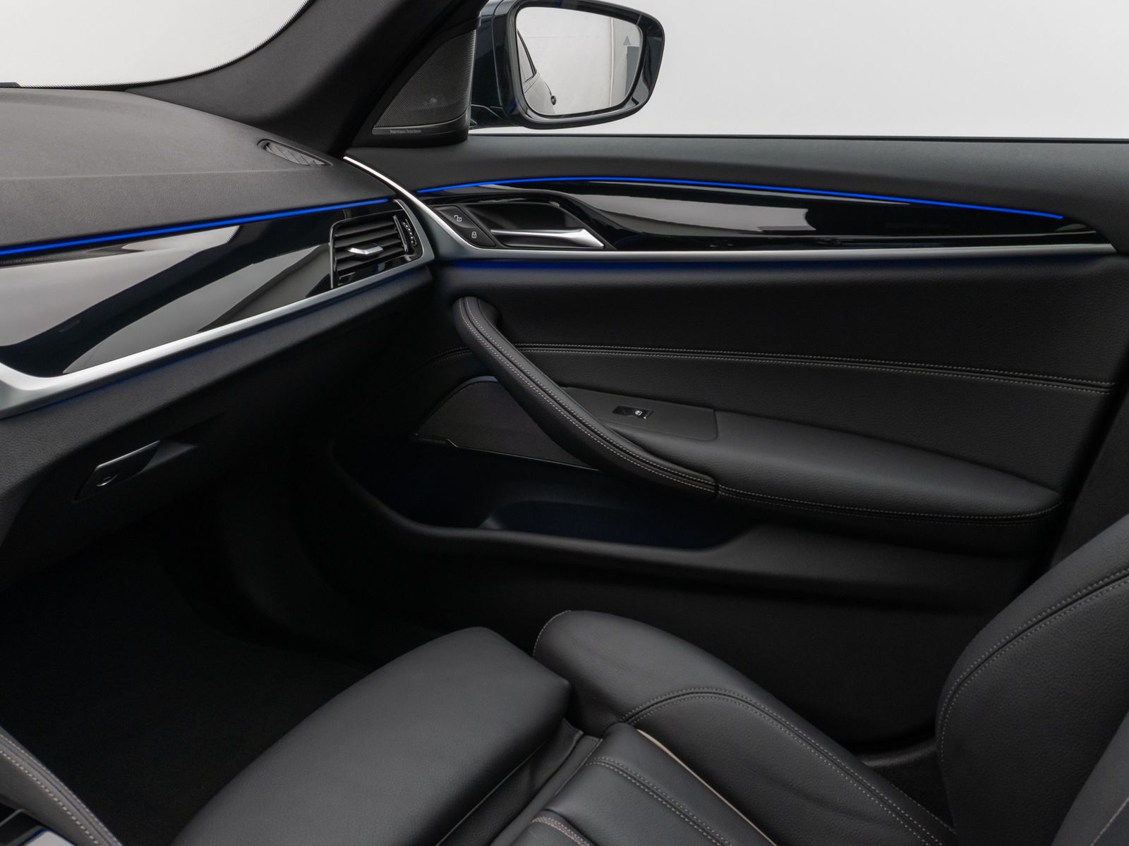 Fahrzeugabbildung BMW 540d xD M Sport Panoram Kamera Laser HUD DAB H/K