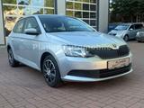 Skoda Fabia Sitzh. Radio DAB Telefon HU/AU Service neu - Skoda Fabia: Se