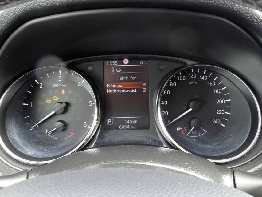 Fahrzeugabbildung Nissan Qashqai 1.6 dCi  Automatik  N-Connecta