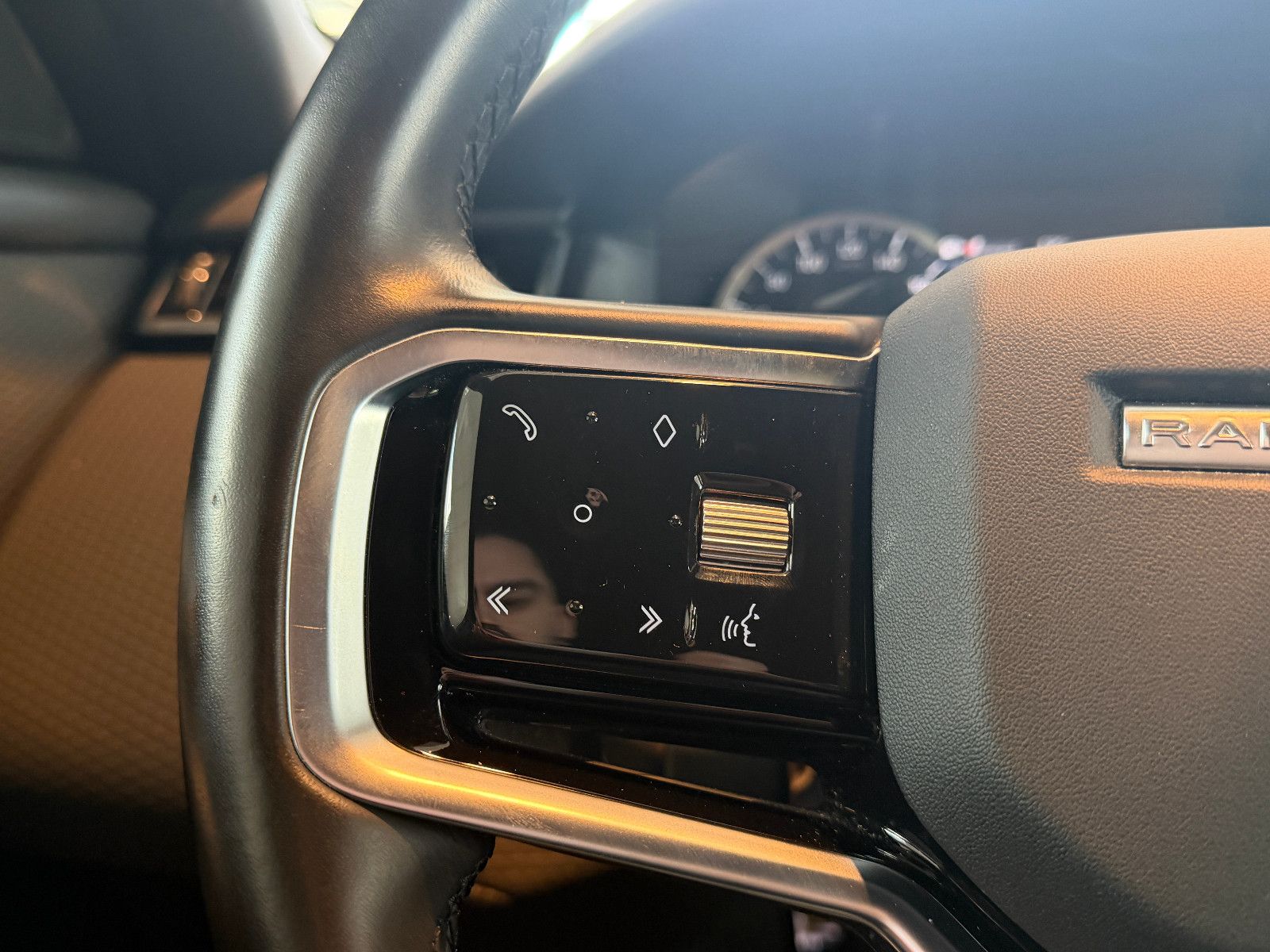 Fahrzeugabbildung Land Rover Range Rover Velar/360*KAM/LED/APPLE/LEDER/