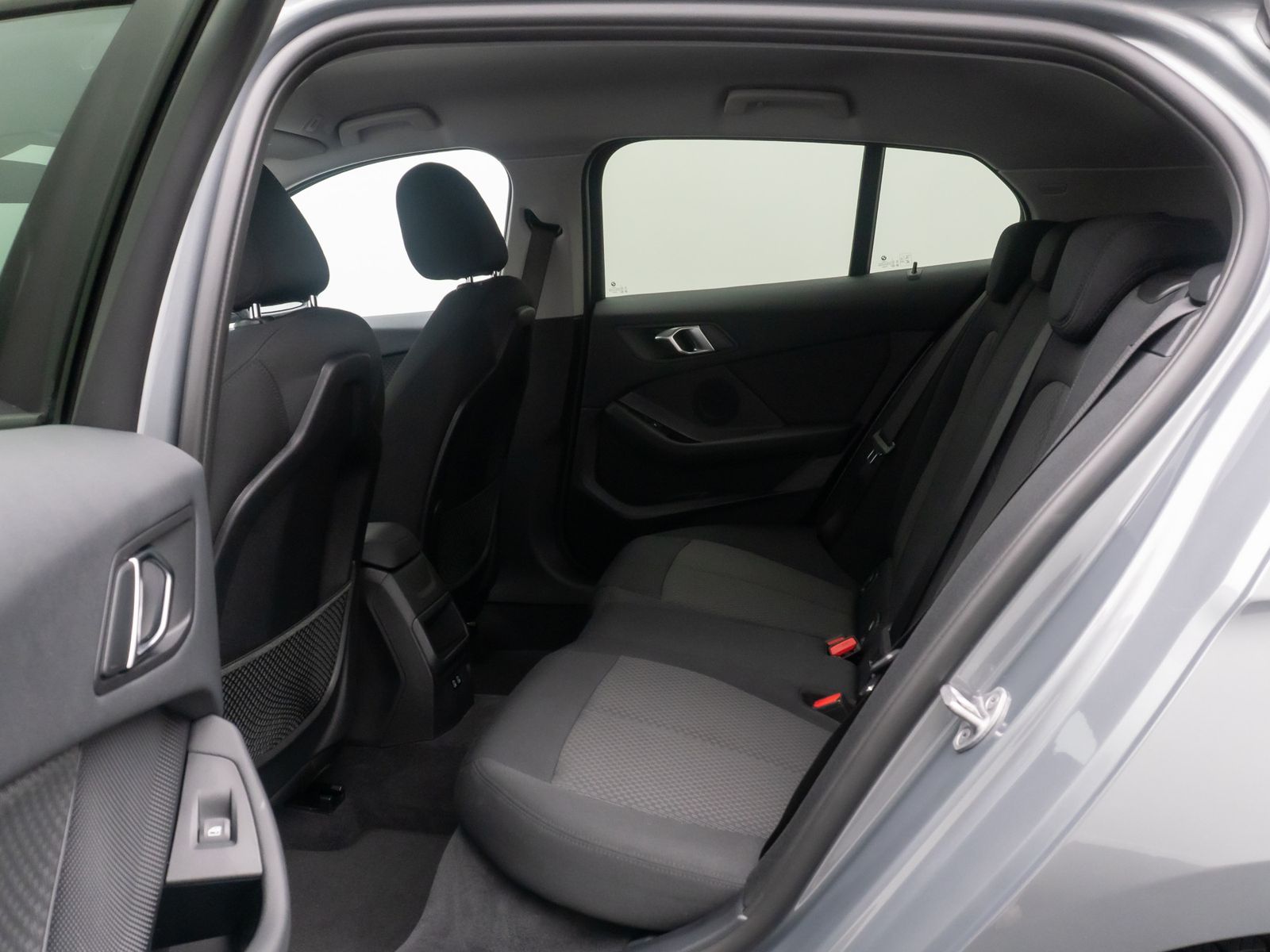Fahrzeugabbildung BMW 118i GeschwindigReg DAB AHK DriveAs LED CockpitP