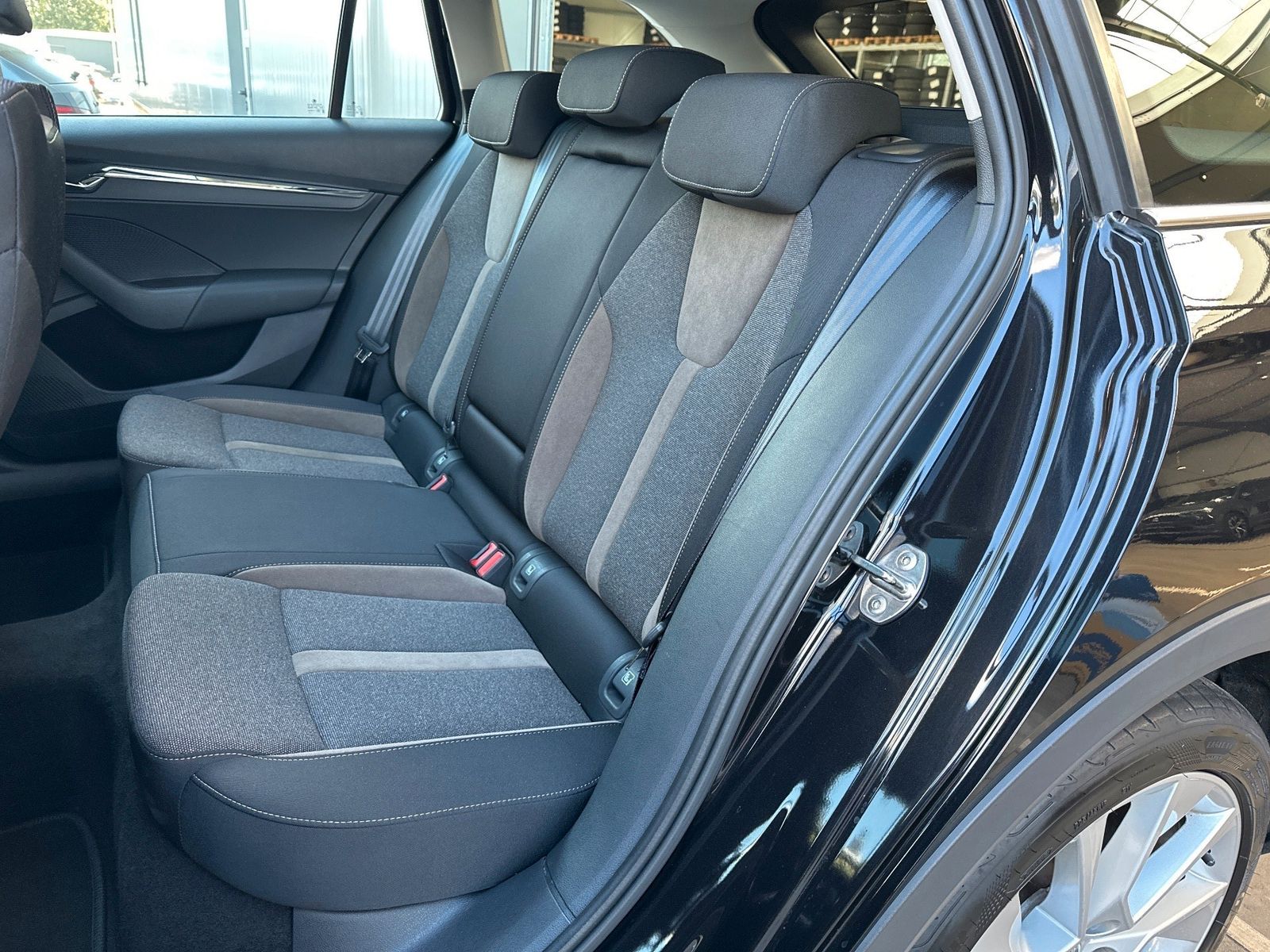 Fahrzeugabbildung SKODA Octavia Combi 2.0 TDI DSG 4x4 Scout NAV+LED+AHK