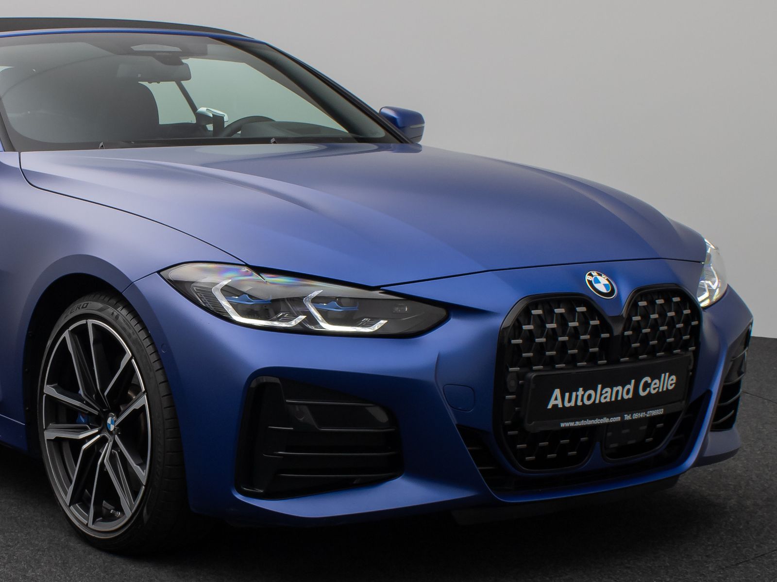 Fahrzeugabbildung BMW M440i xD Cabrio DAB Kamera HUD Individual 19Zoll