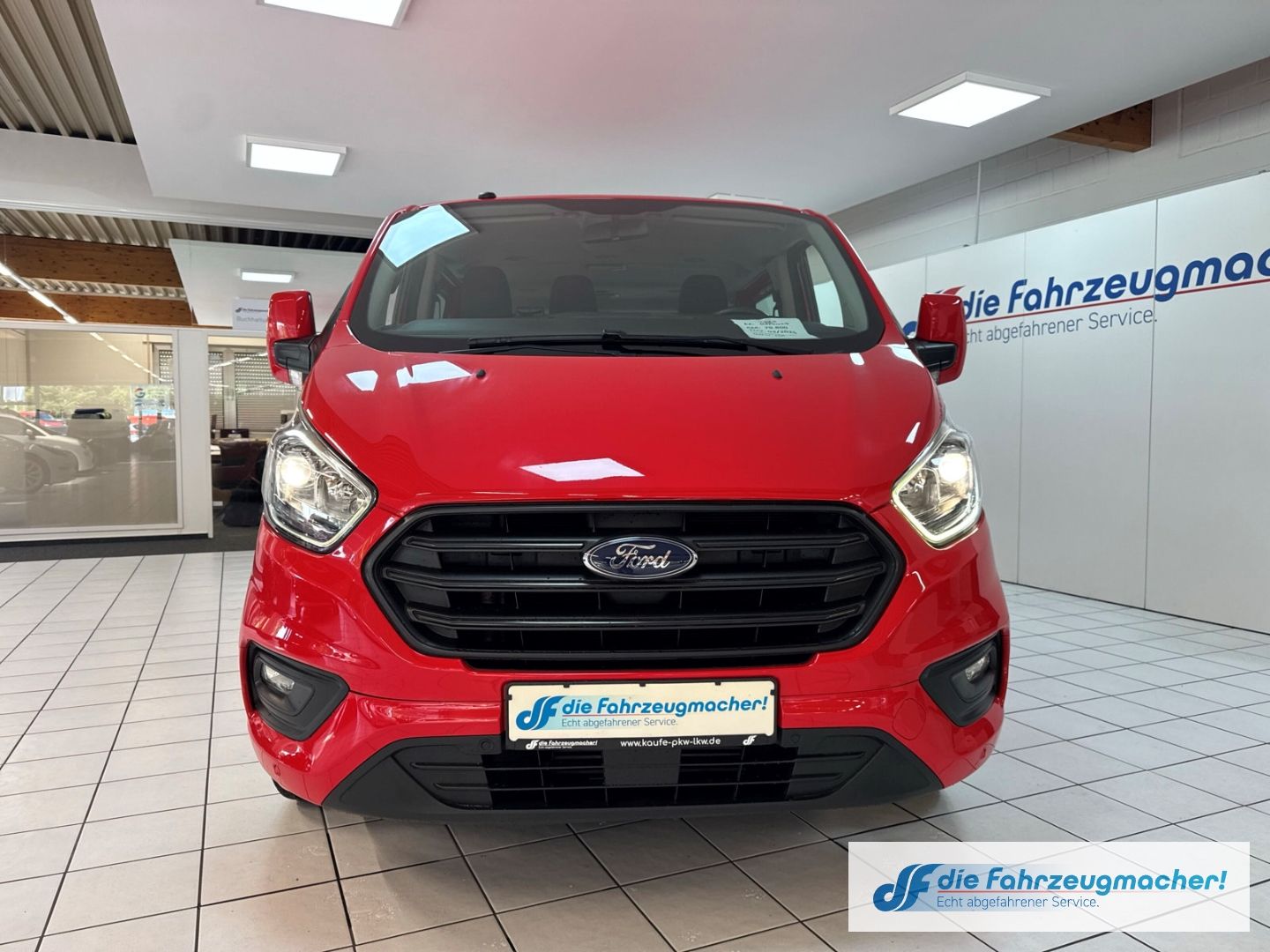 Fahrzeugabbildung Ford Transit Custom 320 L1 Trend 2.0 TDCi 9-sitzer *K