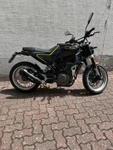 Husqvarna Svartpilen 401, Tiefergelegt - HUSQVARNA VON 251 BIS 500 CCM