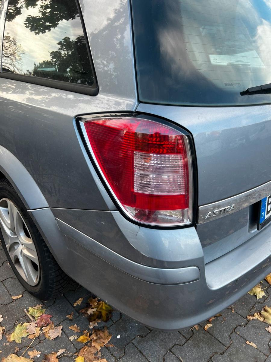 Opel Astra 2009 — photo 7