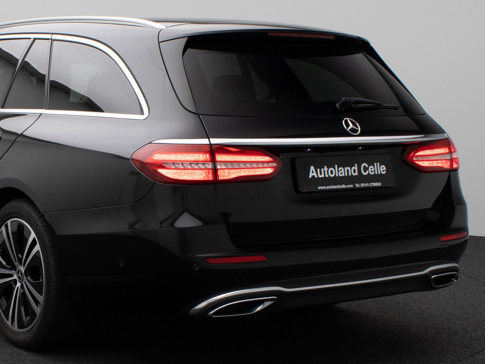Fahrzeugabbildung Mercedes-Benz E 220d T-Modell Avantgarde Kamera AHK Tempomat