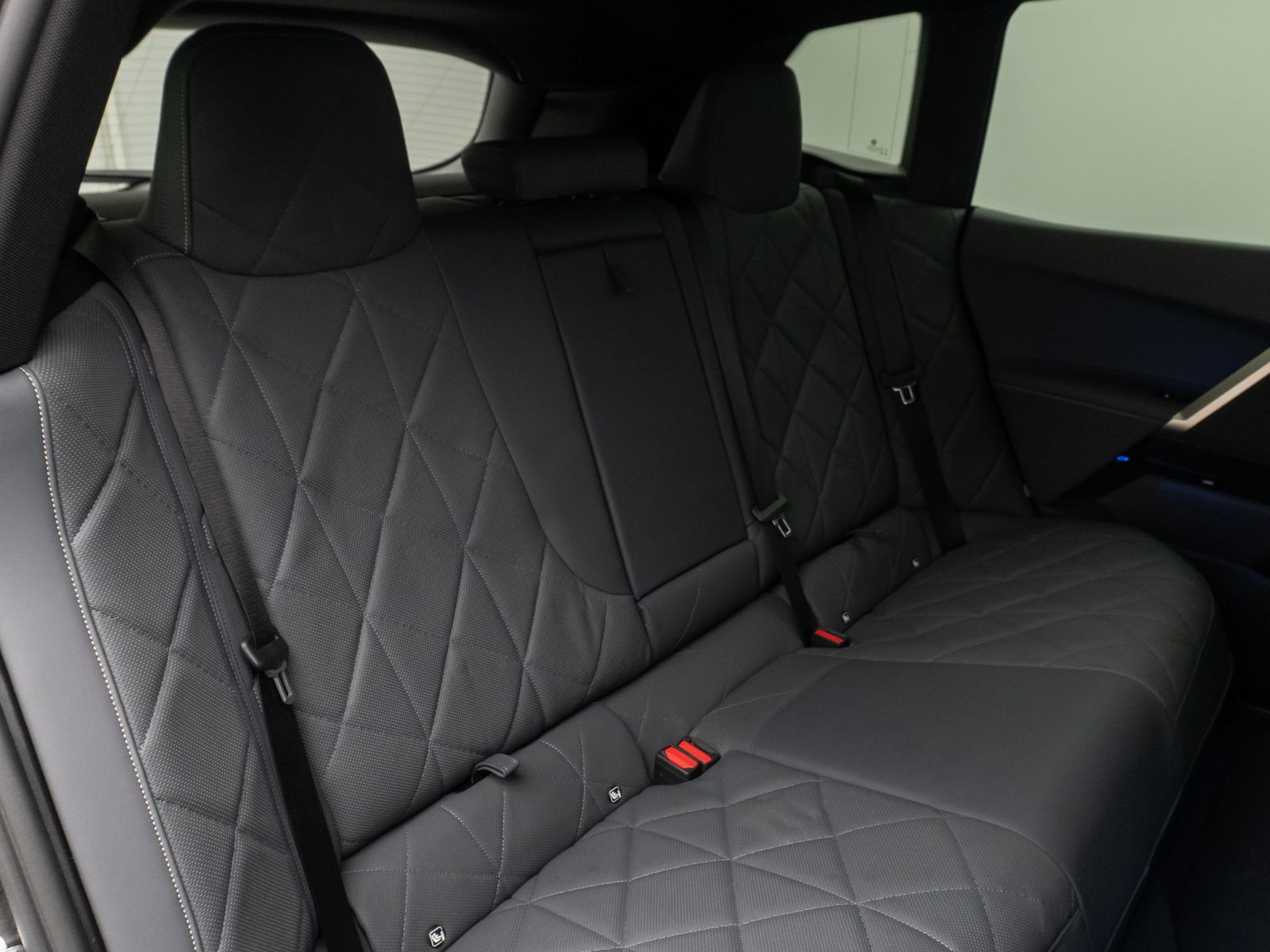 Fahrzeugabbildung BMW iX xD40 Sport 360°Laser H/K DAB AHK ACC 22Zoll