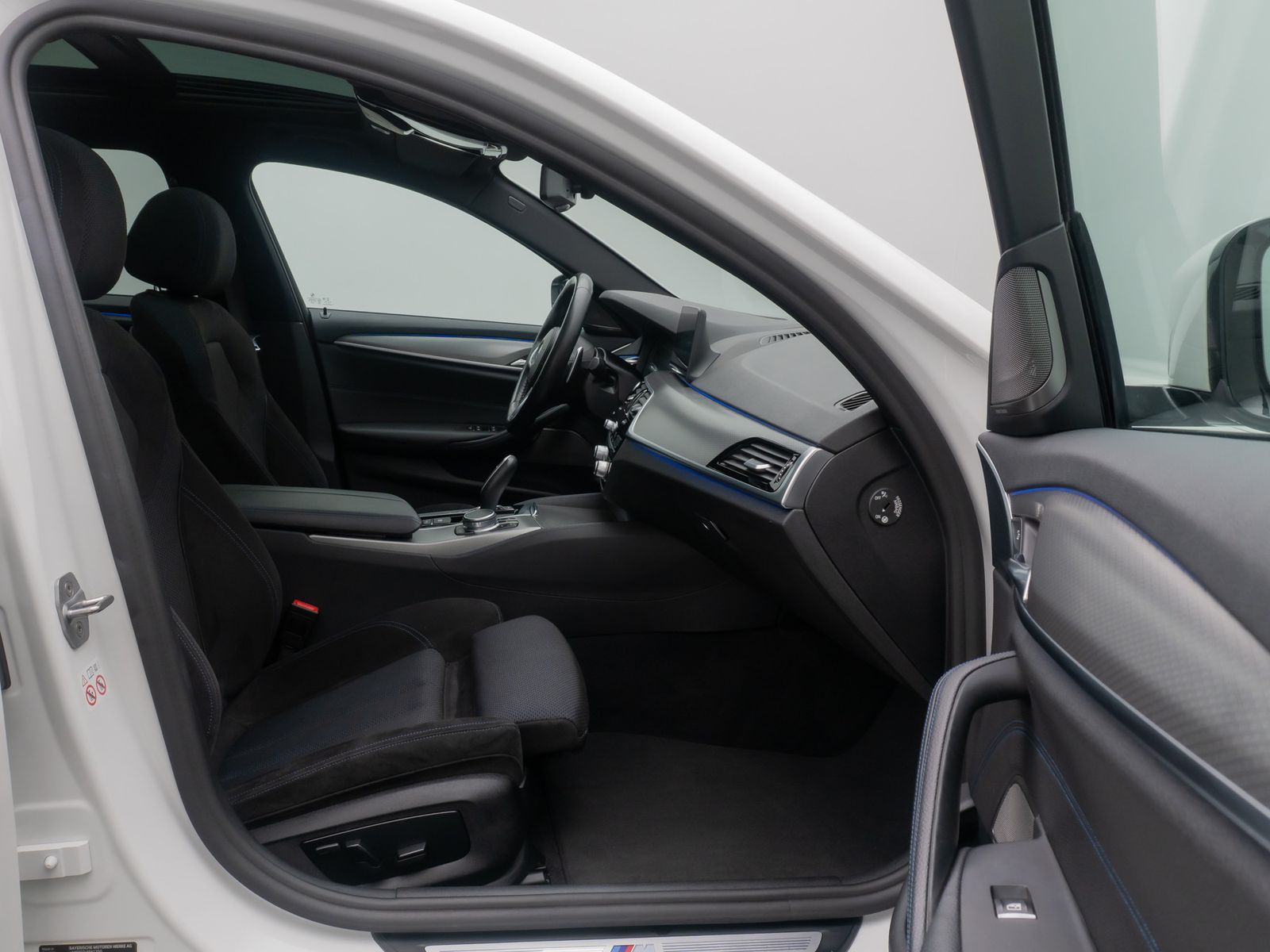 Fahrzeugabbildung BMW 530d M Sport 360°Komfort Panorama HUD DAB 20Zoll