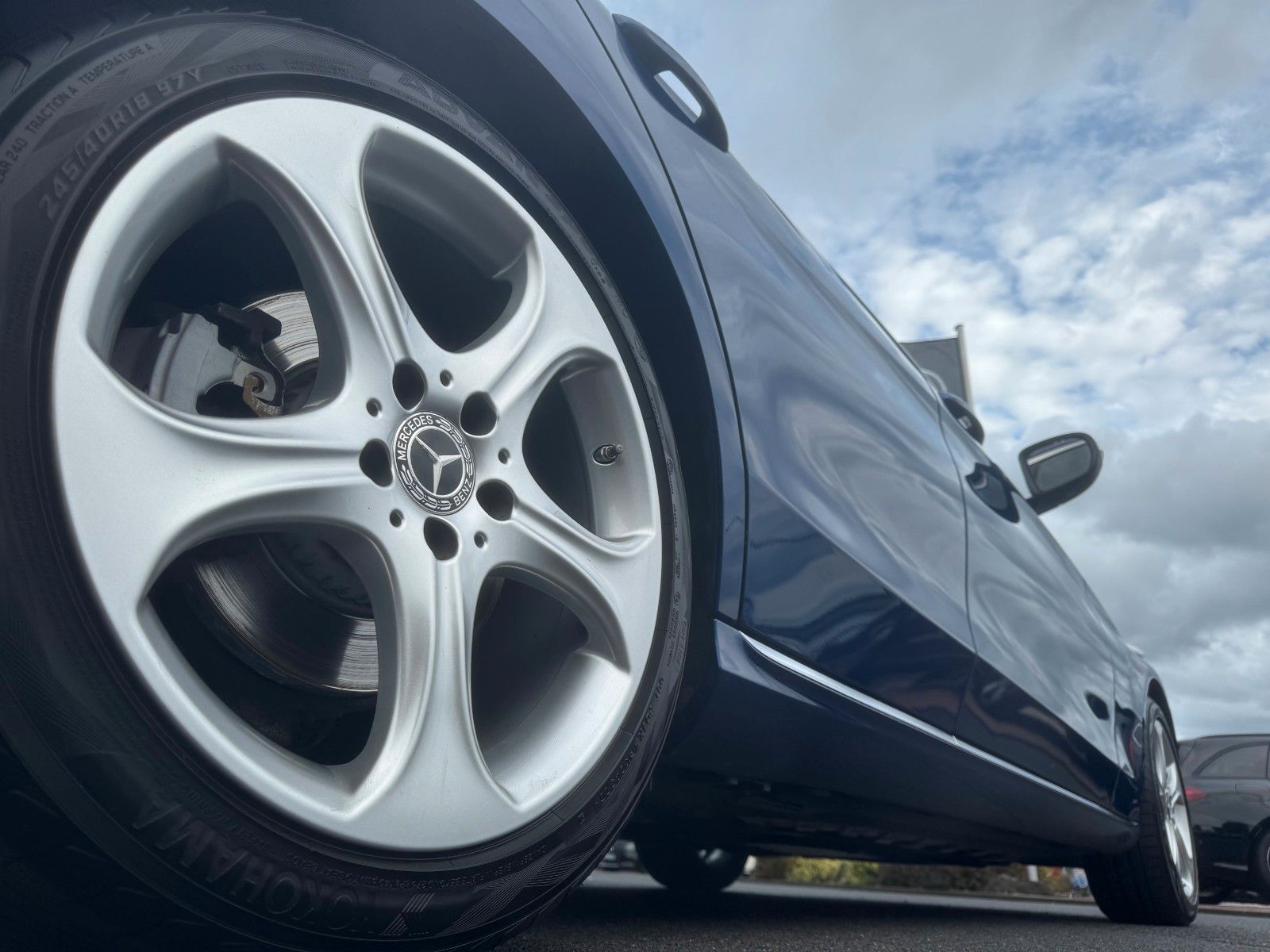 Fahrzeugabbildung Mercedes-Benz C 300 T Avantgarde+Ambiente+LED+IHC+SpiegelP