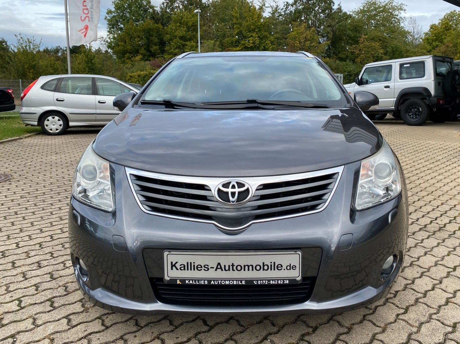 Fahrzeugabbildung Toyota Avensis 1.6 ALUF.+KLIMA+SHZ+ERSTBESITZ+TÜV-NEU