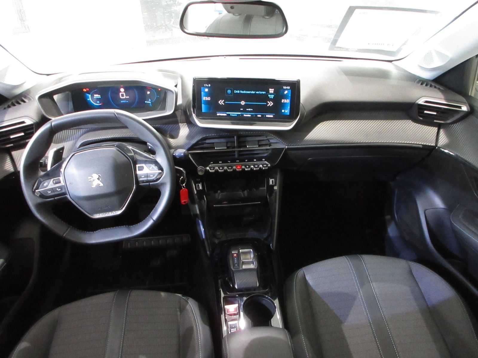 Fahrzeugabbildung Peugeot 208 Allure 1.2T FULL-LED/NAVI/PDC/CAM/ALU