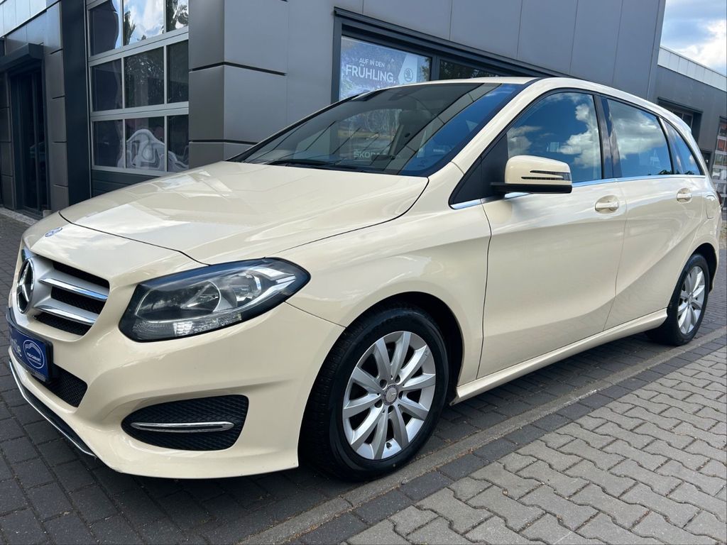 Mercedes-Benz B 180