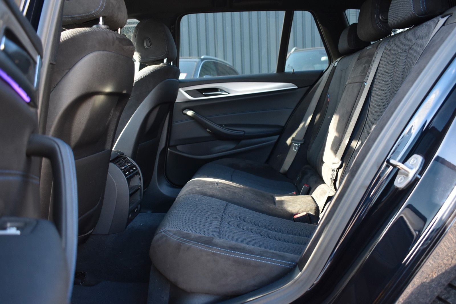 Fahrzeugabbildung BMW 520d Touring xDrive M Sport AHK/LED/KAMERA/TEMP.