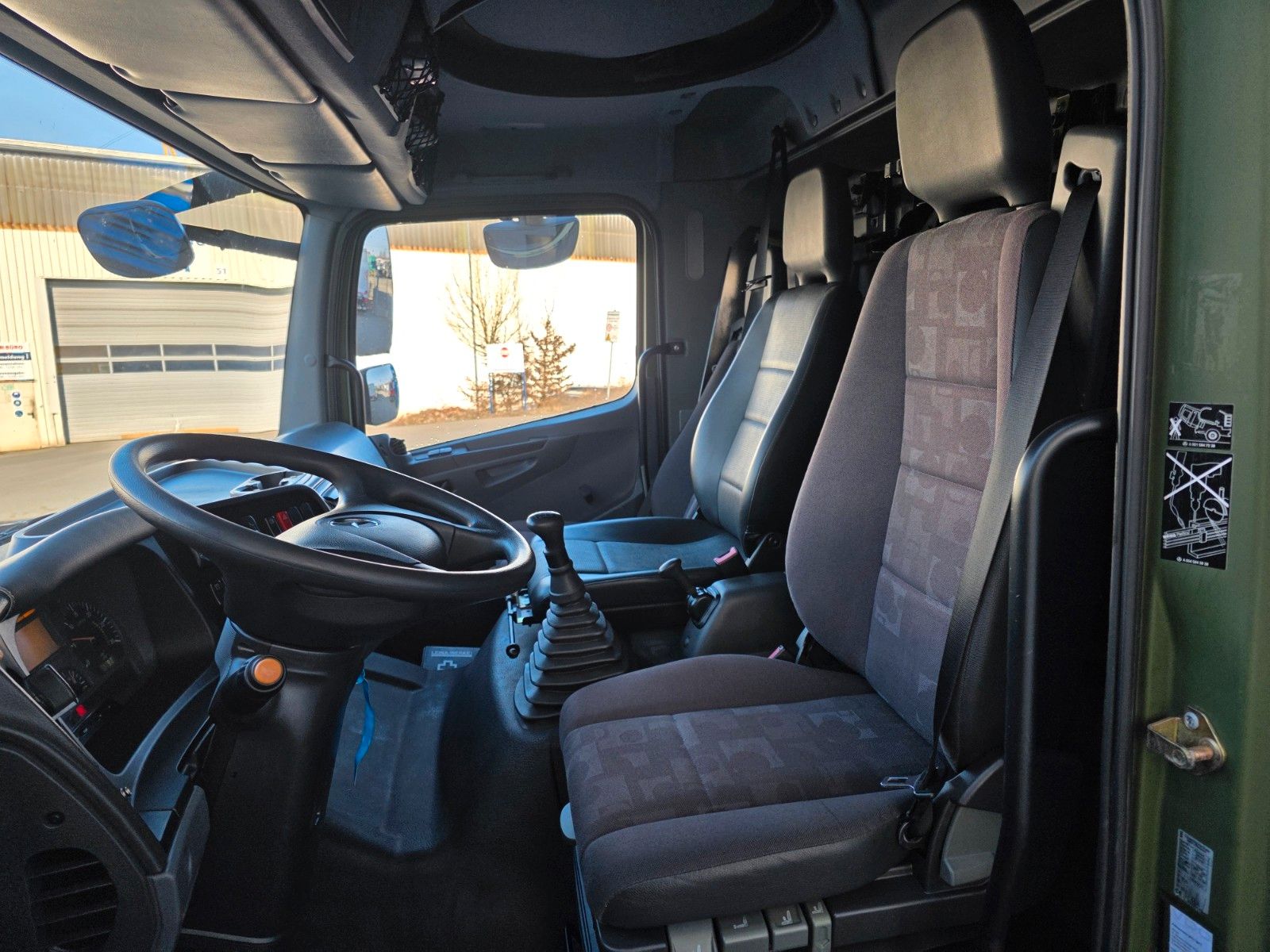 Fahrzeugabbildung Mercedes-Benz Axor 1829 A 4x4 Klima Standheizung 3 Sitze