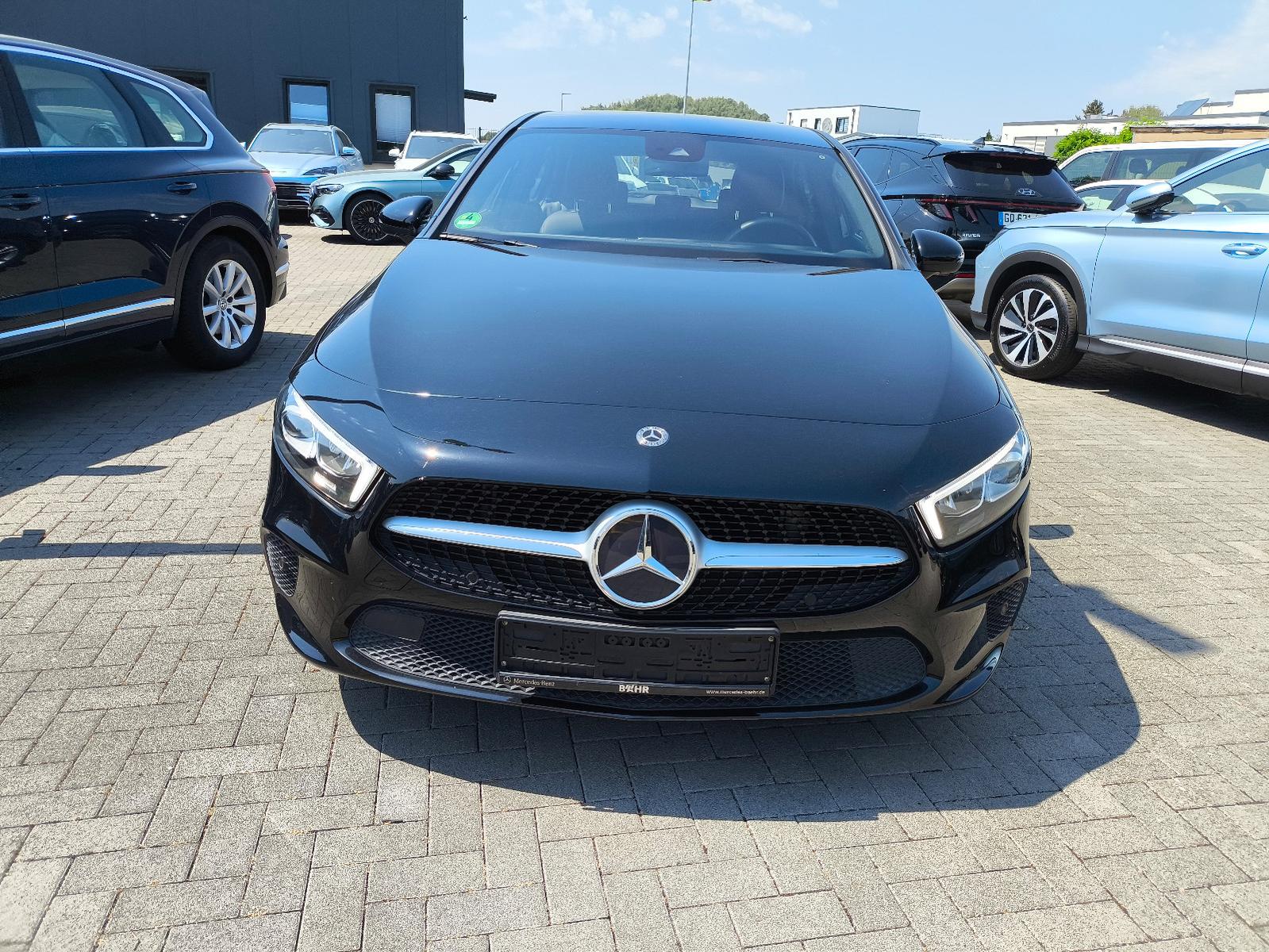 Mercedes-Benz A 180,2 HAND,KLIMA,NAVI,SITZHEIZUNG,PDC