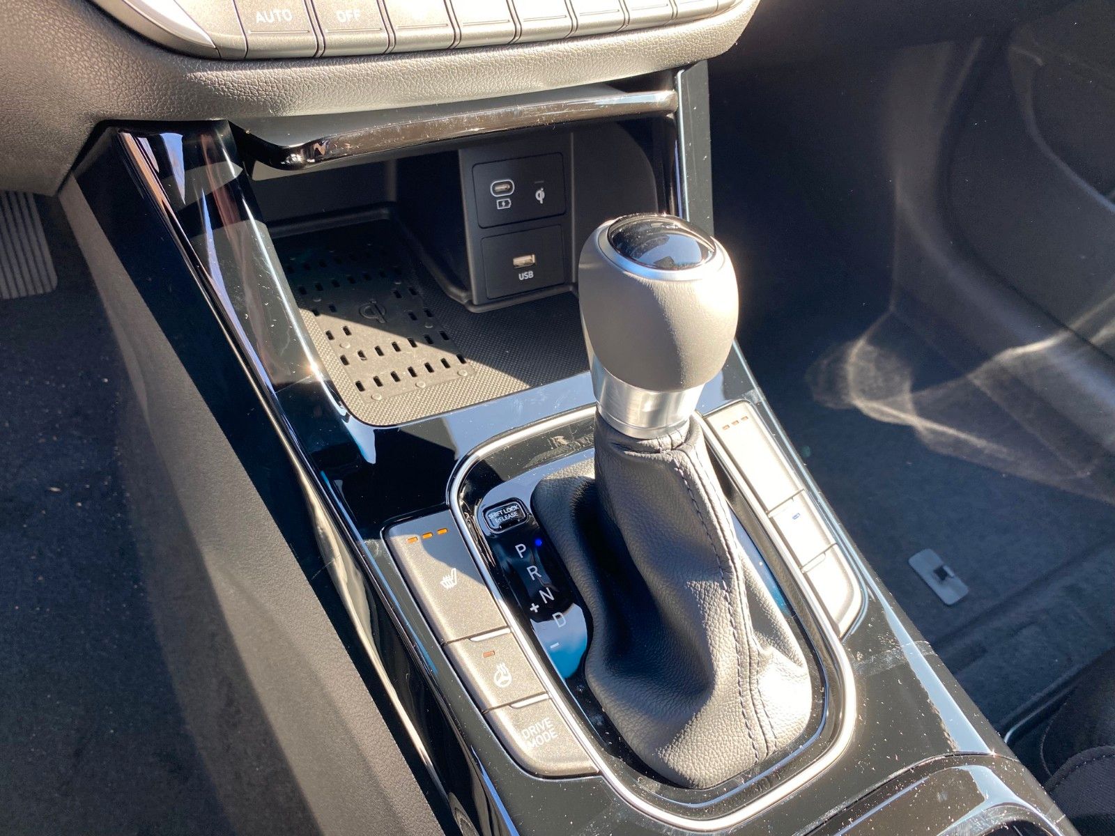 Fahrzeugabbildung Hyundai i30 1.5 T-GDI 48V Advantage *Navi*RFKamera*ACC*