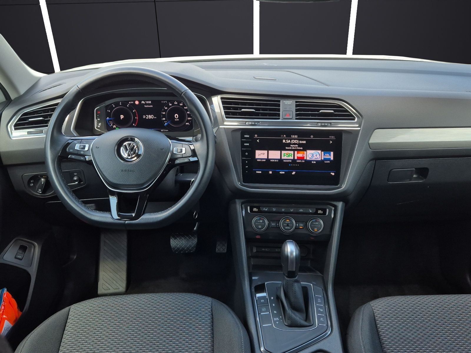 Fahrzeugabbildung Volkswagen Tiguan Allspace TSI Comfortline DSG LED Navi AID