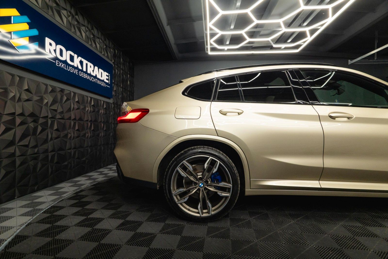 Fahrzeugabbildung BMW X4 M40i M Performance Shadow Line | Pano | LED