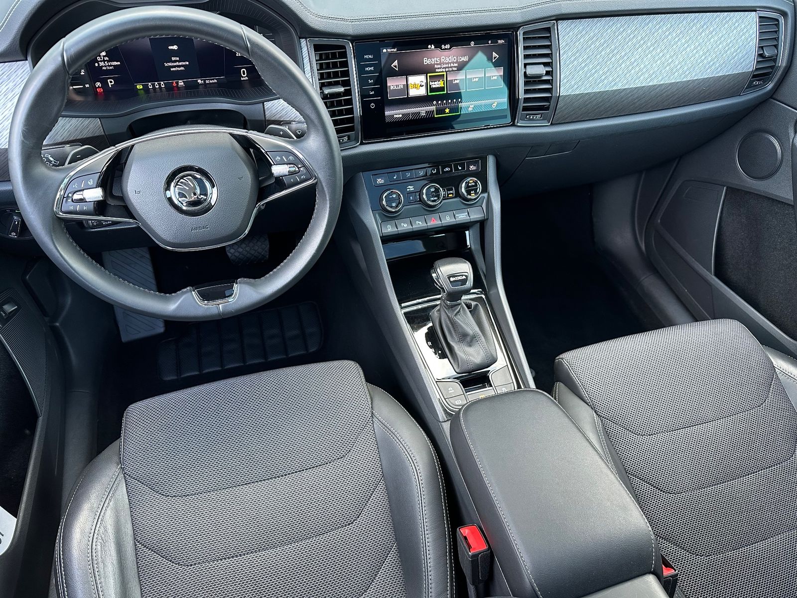 Fahrzeugabbildung SKODA Kodiaq 2.0 TDI DSG Style NAV+LED+PANO+AHK+STHZ