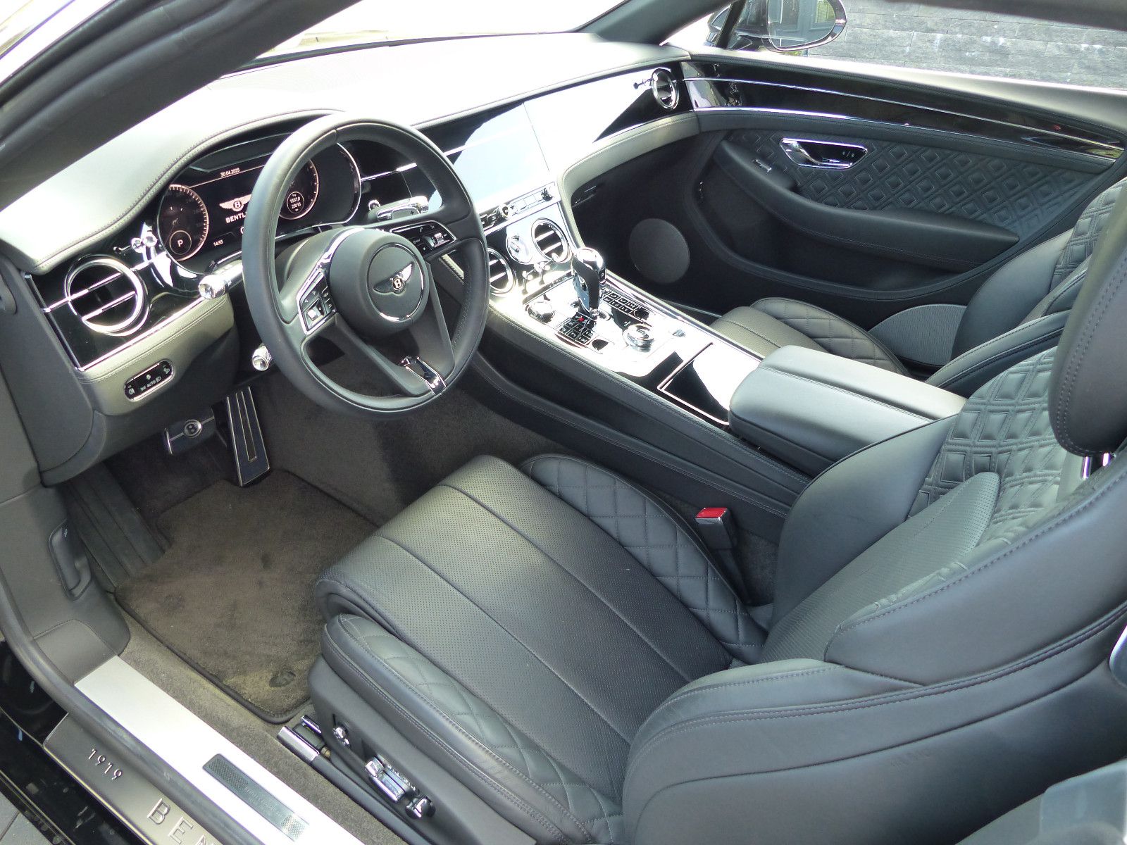 Fahrzeugabbildung Bentley Continental GTC  100 Years O.W.Bentley Edition