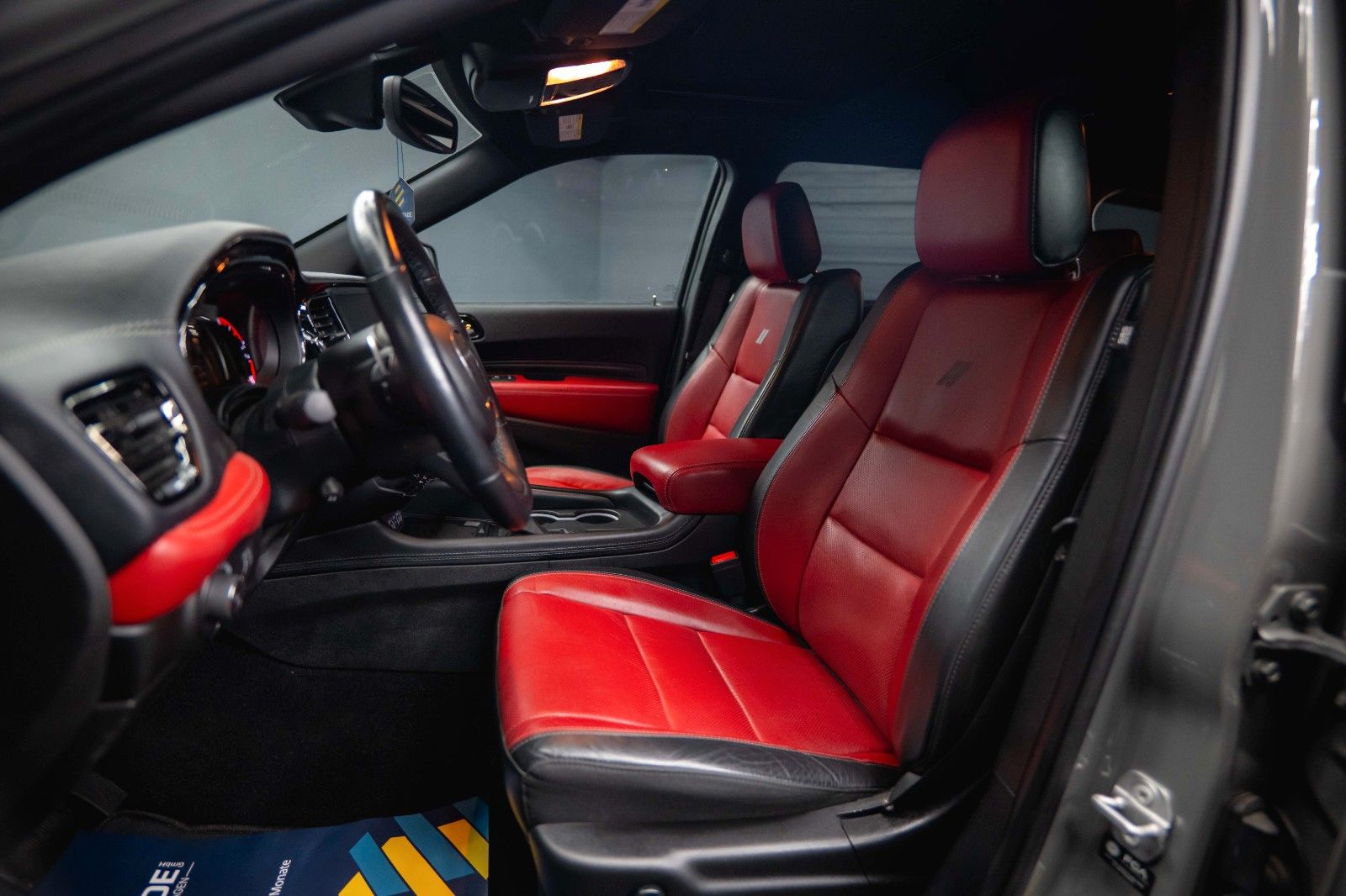 Fahrzeugabbildung Dodge Durango 5.7 V8 R/T 4x4 Night-Paket Modell 22 LED