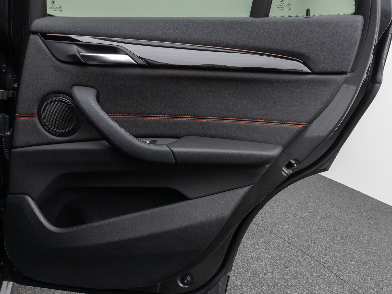 Fahrzeugabbildung BMW X1 xD25e SportLine Kamera HUD DAB Komfort 18Zoll