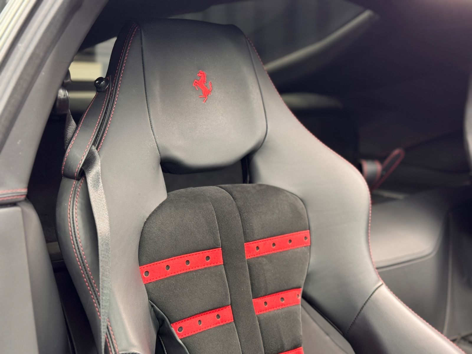 Fahrzeugabbildung Ferrari 812 Superfast|CARBON-SCHALENSITZE|360"KAMERA|ACC