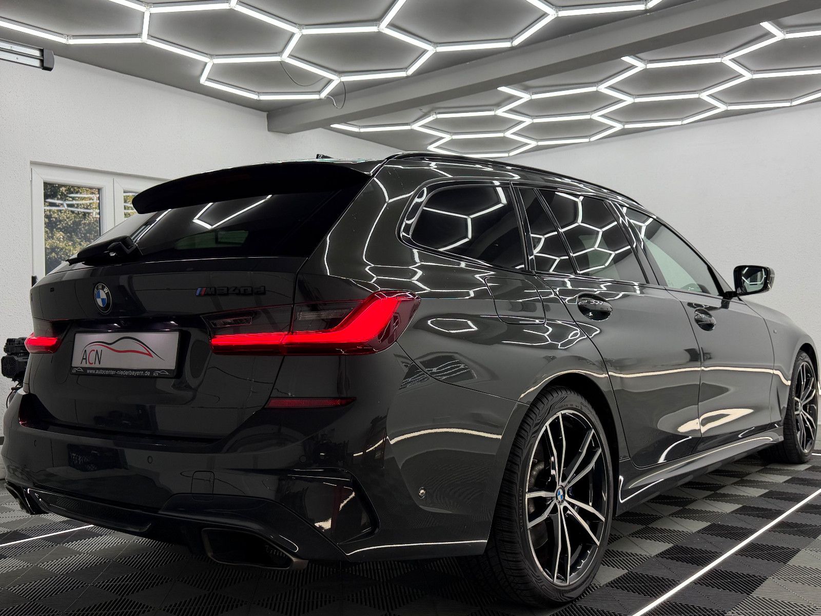 Fahrzeugabbildung BMW M340 d xDrive/LASER/HuD/STHZ/VRTL+/DAB+/AMBI/H&K